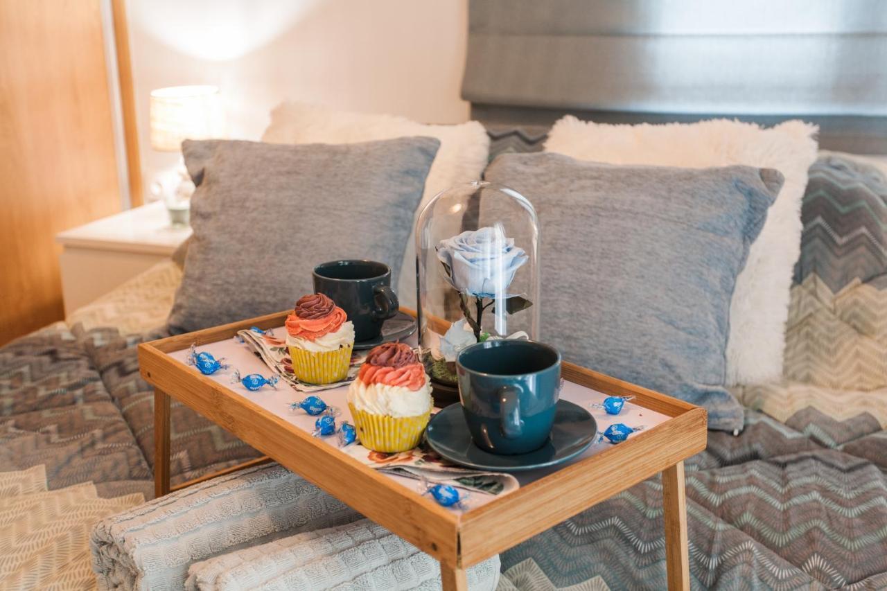 Luxury Seaside Apartment Next To Starbucks Opossite The Beach Park Of Flisvos Атина Екстериор снимка