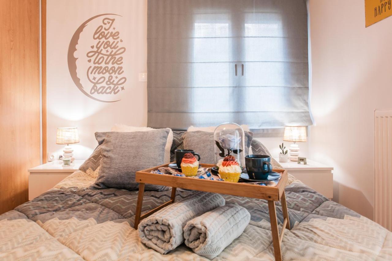 Luxury Seaside Apartment Next To Starbucks Opossite The Beach Park Of Flisvos Атина Екстериор снимка