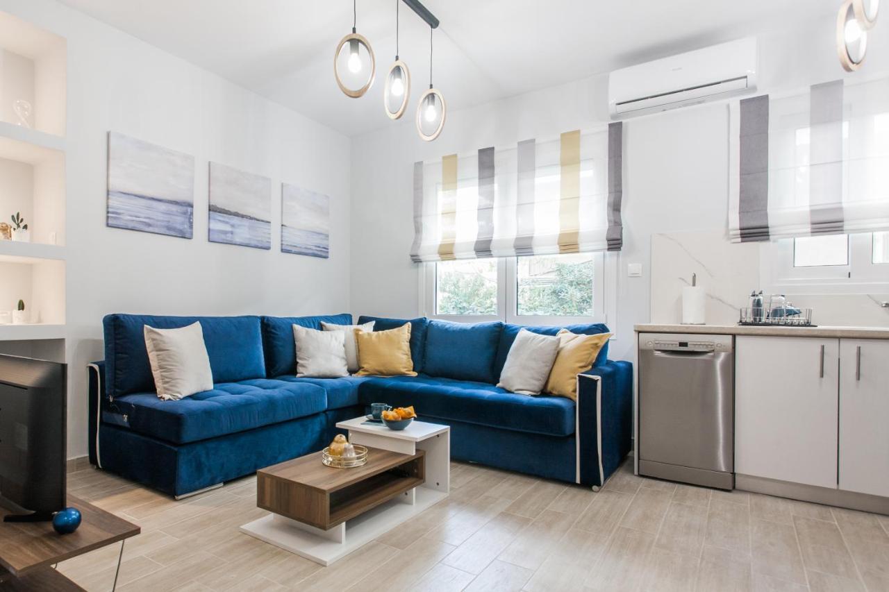Luxury Seaside Apartment Next To Starbucks Opossite The Beach Park Of Flisvos Атина Екстериор снимка