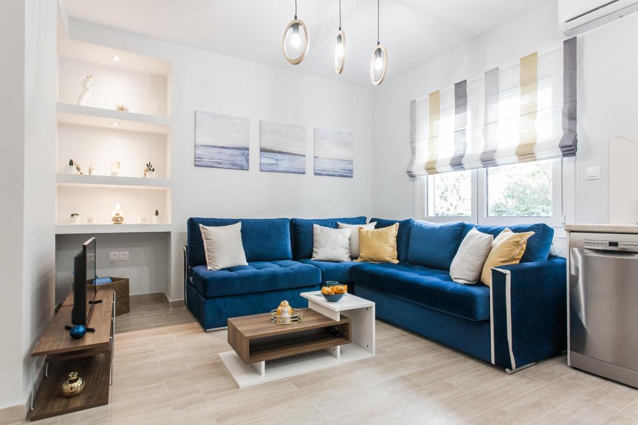 Luxury Seaside Apartment Next To Starbucks Opossite The Beach Park Of Flisvos Атина Екстериор снимка