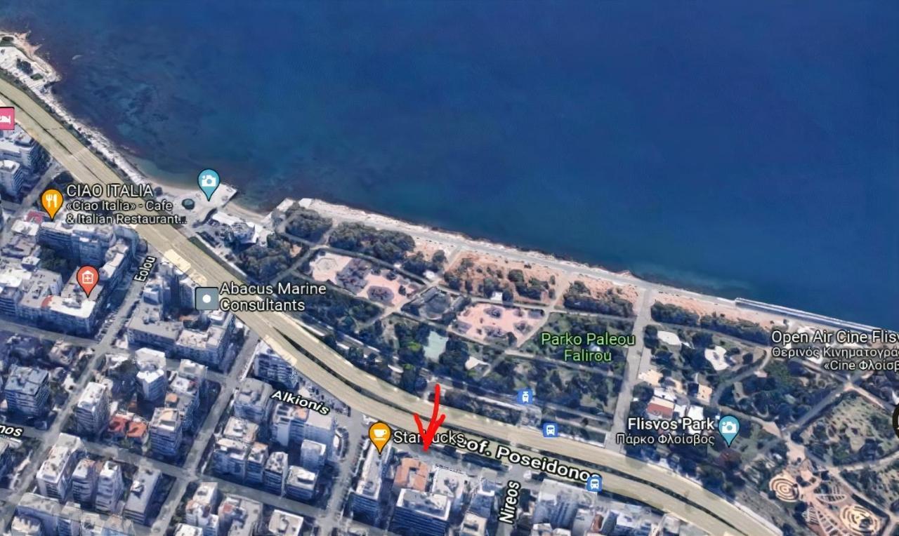 Luxury Seaside Apartment Next To Starbucks Opossite The Beach Park Of Flisvos Атина Екстериор снимка