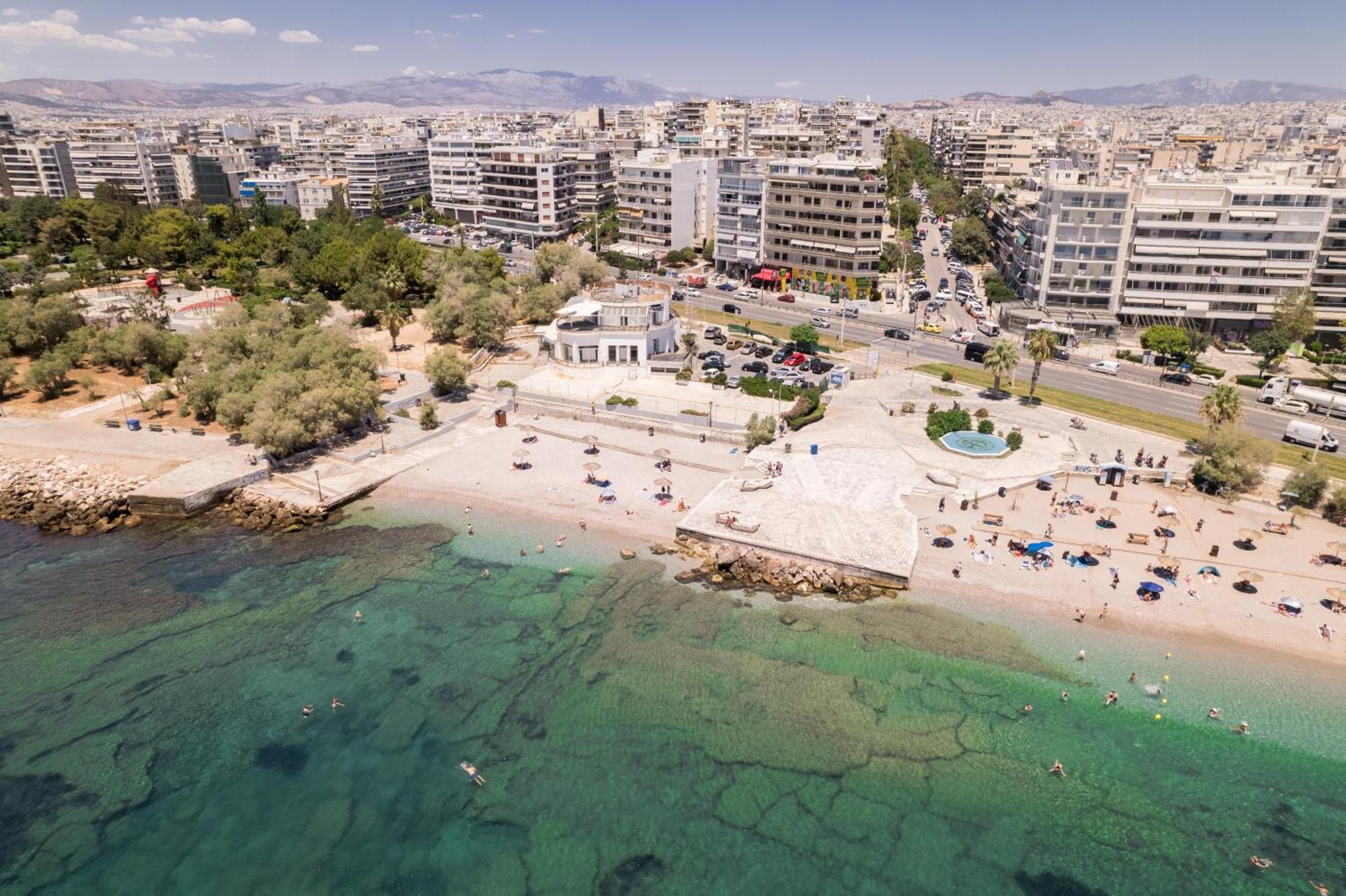 Luxury Seaside Apartment Next To Starbucks Opossite The Beach Park Of Flisvos Атина Екстериор снимка